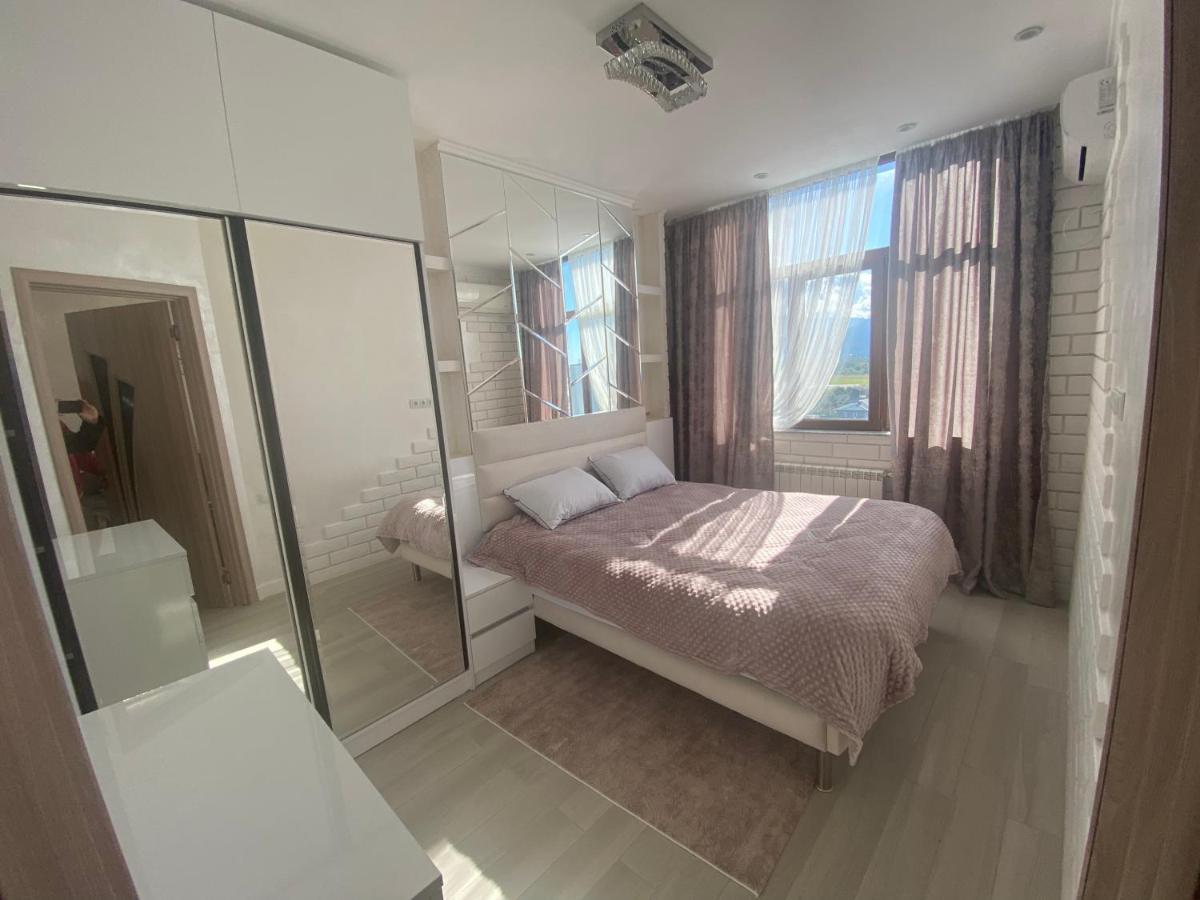 Jasmine Apartment In New Bulvar Батуми Экстерьер фото