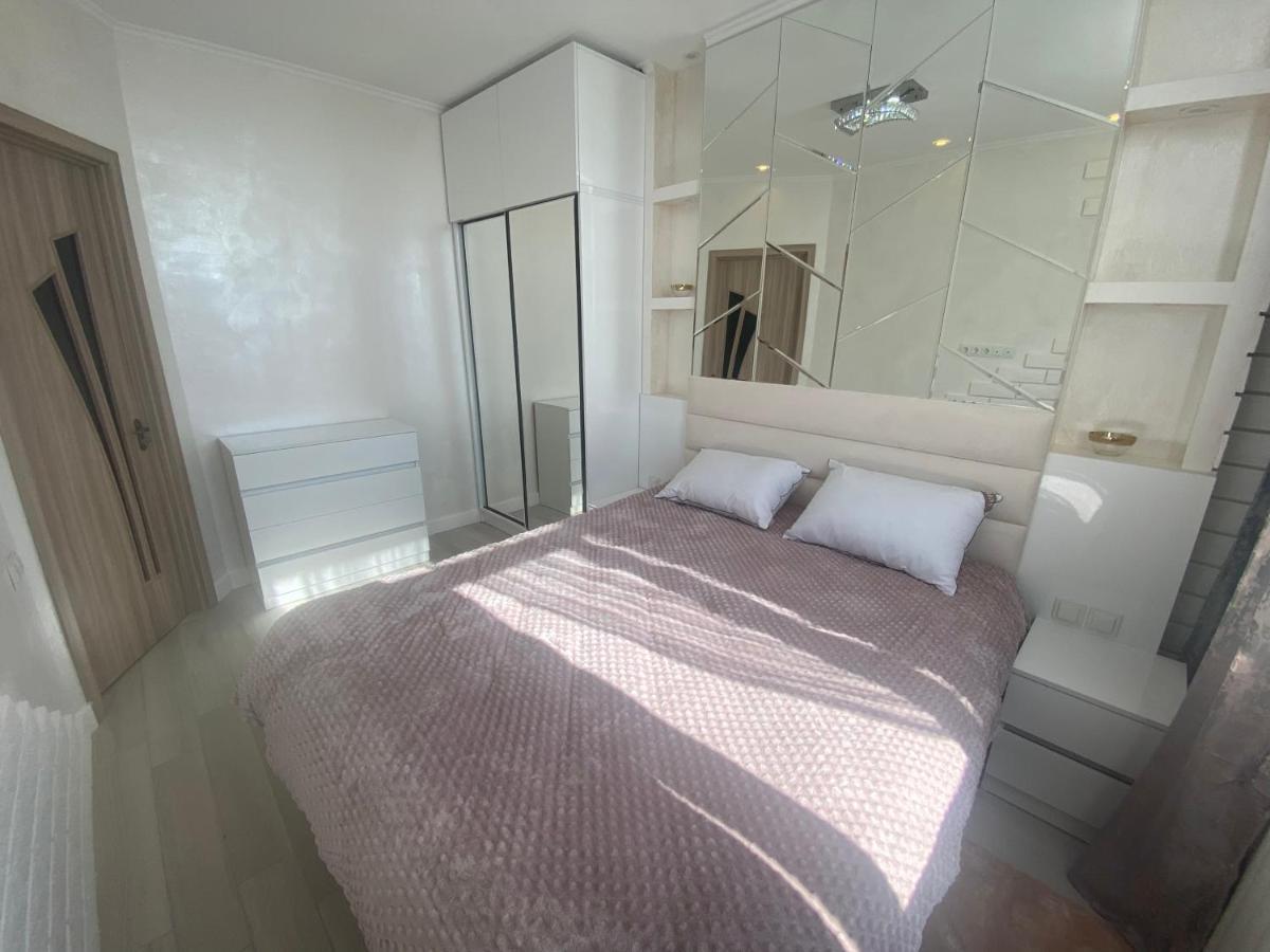 Jasmine Apartment In New Bulvar Батуми Экстерьер фото