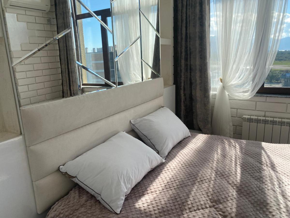 Jasmine Apartment In New Bulvar Батуми Экстерьер фото